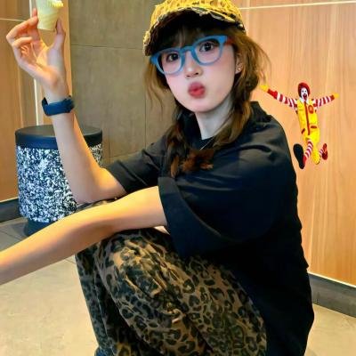 三超人与女霸王